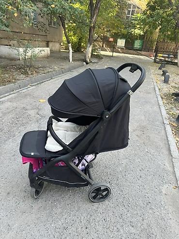 муфта для коляски: Прогулочная коляска компактного класса, цвет черный. Основные — 2