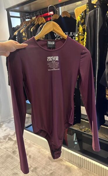 qadin ucun koynekler: Versace Jeans Couture.Yeni! 200azn (313azn alinib)