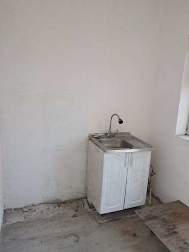 аренда дома на день: Комната с базовым оснащением - Планировка: две смежные комнаты —