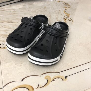 Босоножки, сандалии, шлепанцы: Мужские сандалии, 41, Crocs, Новый, цвет - Черный, Самовывоз, Бесплатная доставка, Платная доставка
