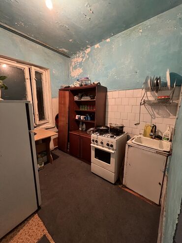 профсоюзная квартира: 2 бөлмө, 52 кв. м, 105-серия, 5 кабат, Эски ремонт