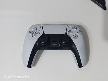Video oyunlar və konsollar: PlayStation 5 Slim və Lenovo Legion R27İ-30 oyun monitoru. İkisidə — 3
