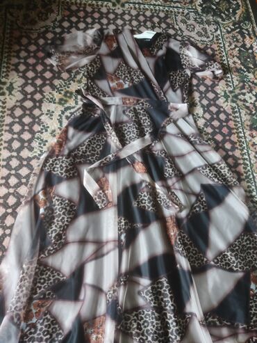 qara toy donlari: Коктейльное платье, Макси, 5XL (EU 50)