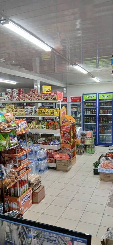 аквариум для дома: Продуктовый магазин арендага берилет. 70квметр. Ичинде товары м-н