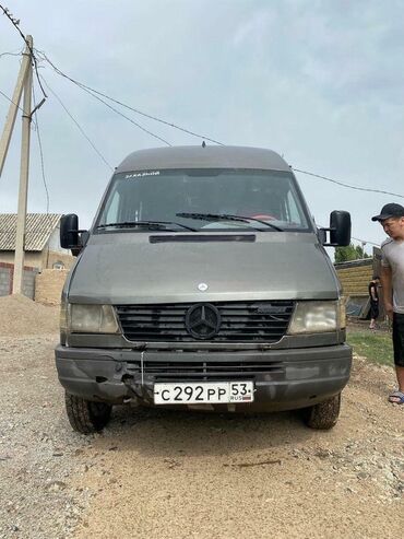 Аренда пассажирского буса: Пассажирский микроавтобус Mercedes-Benz Sprinter (длинная база