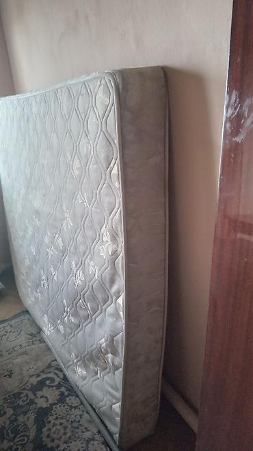 bed sheets: Матрасы лина пружинного типа. Б/у. Один двуспальный, второй — 3
