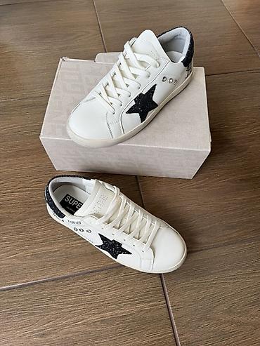 golden: Кроссовки, 40, Golden Goose, Б/у, цвет - Белый, Платная доставка — 2