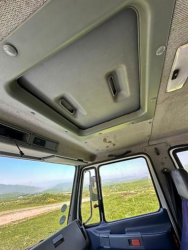 Транспорт: Mercedes-Benz Vario 815D — бортовой грузовик с двойной кабиной и — 8