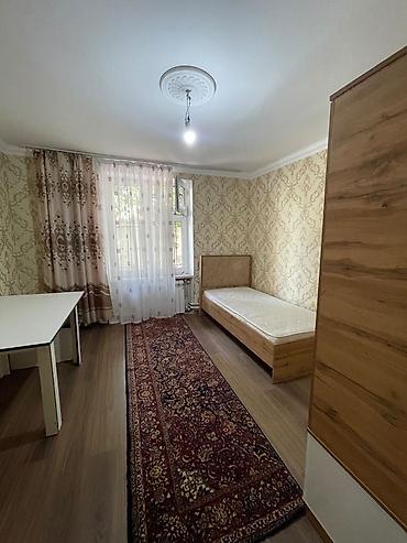 Otaqların günlük kirayəsi: Kirayə üçün ayrıca 1,5 (bir tam və balaca otaq) Təsvir: - Geniş və — 1