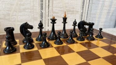 Шахматы: Шахматы СССР. Полный комплект! Все одинаковые. Доска дерево. Фигуры — 5