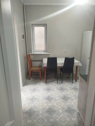 айына квартира: 1 бөлмө, Кыймылсыз мүлк агенттиги, Жарым -жартылай эмереги бар