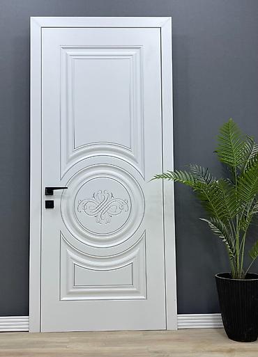 Ağ rəngli daxili otaq qapısı - Klassik dizayn: mərkəzdə dairəvi lalafo.az -da Ağ rəngli daxili otaq qapısı - Klassik dizayn: mərkəzdə dairəvi