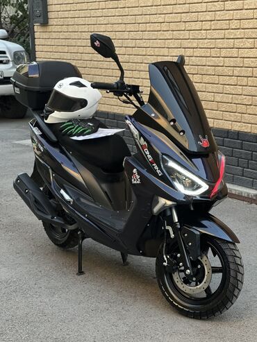 скутер исфана: Макси-скутер Yamaha, 150 куб. см, Бензин, Б/у