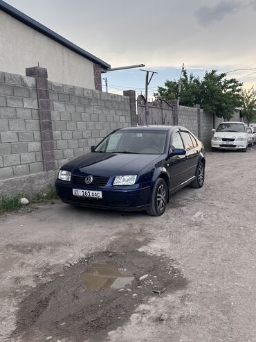 Volkswagen: Volkswagen Jetta: 2003 г., 2 л, Механика, Бензин, Седан