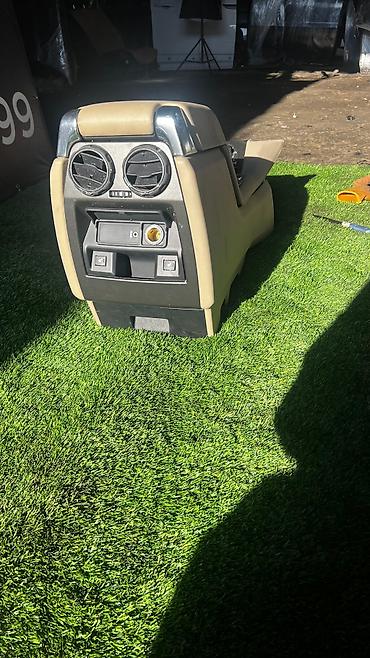 Другие детали салона: Запчасти на Range Rover В наличии средние консоли, подлокотники На — 17