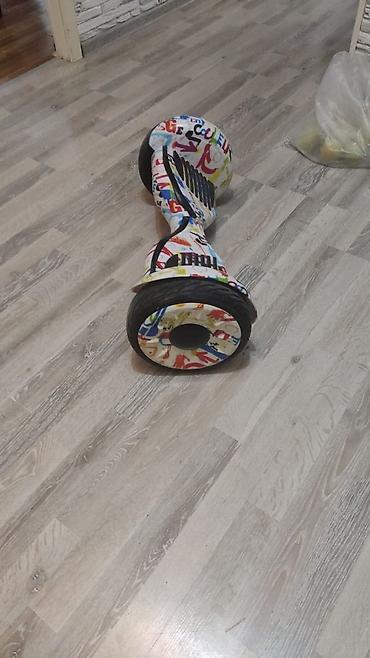 Электротранспорт: Çoxrəngli qrafiti dizaynına malik bu hoverboard balanslı sürmə — 4