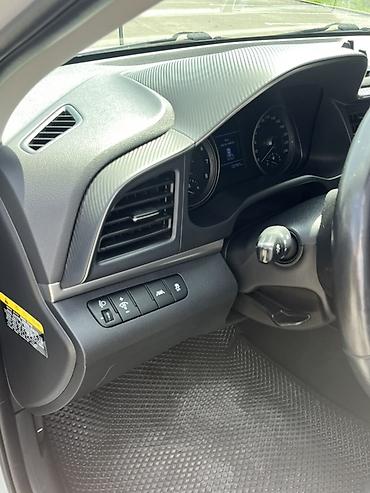 385 55: Hyundai Elantra: 2018 г., 1.6 л, Автомат, Бензин, Седан — 8