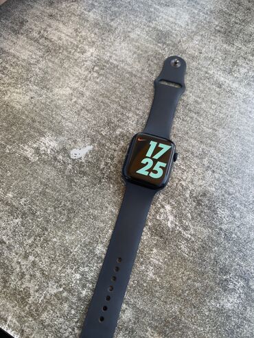 xaladelnik ucuz: Б/у, Смарт часы, Apple, Сенсорный экран, цвет - Черный