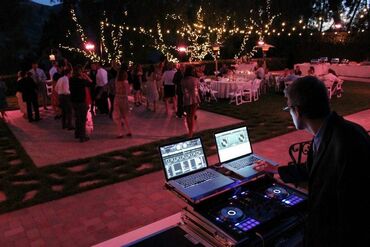 Fişənglər şousu: Dj axtarırsız? o zaman düz elandasız😎🤟🏽 Toy👰🏼🤵🏻 Nişan💍 Xınayaxdı💃🏻 Ad