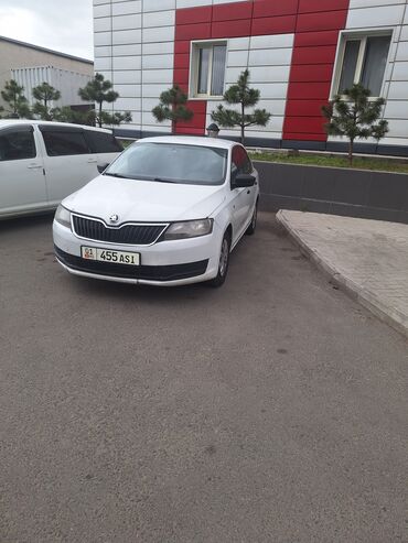 Skoda: Skoda Rapid: 2017 г., 1.6 л, Механика, Бензин, Хэтчбэк