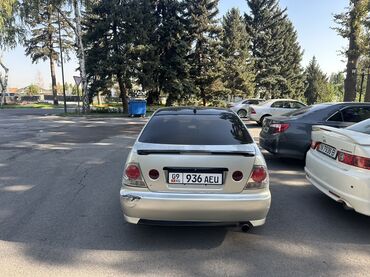 подкрыльник виндом: Toyota Altezza: 2003 г., 2 л, Автоматические, Бензин, Седан