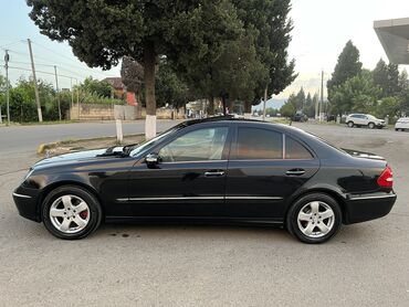 Mercedes-Benz: Mercedes-Benz E 240: 2.6 l | 2004 il Sedan — 8