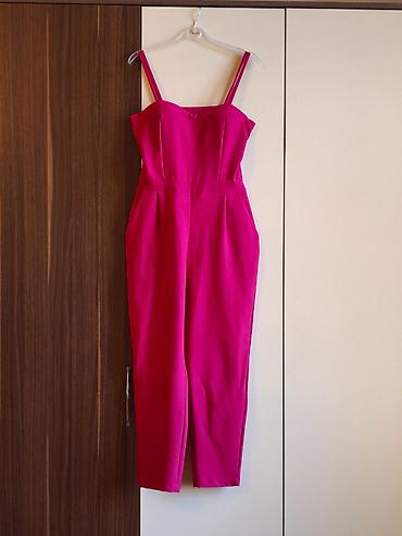 Tulumlar: Parlaq fuksya rəngində qadın kombinezonu - Model: nazik çiyin — 4