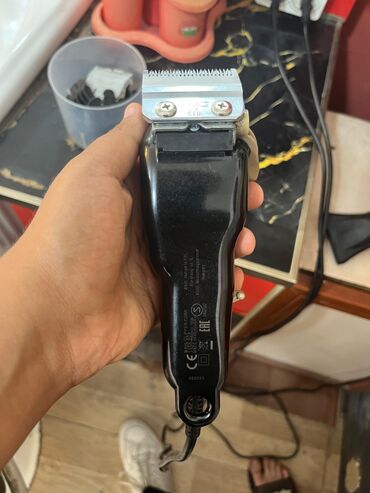 Düzləşdiricilər və ütüfenlər: Saç qırxan maşın, Wahl
