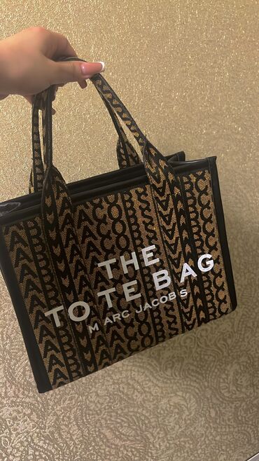 baqaj çantası: Sarı rəngdə THE TOTE BAG Marc Jacobs. İnstaqramdan sifariş etdim