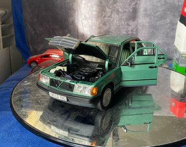 Avtomobil modelləri: Mercedes, 1982 il, 1:18, Dəmir, Ödənişli çatdırılma — 25