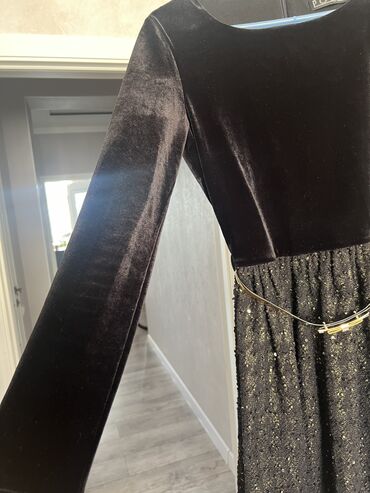 шикарное платье по колено: Вечернее платье, Коктейльное, Короткая модель, С рукавами, S (EU 36), M (EU 38)
