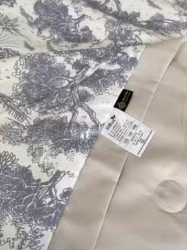 Постельное белье: Летнее воздушное полуторное шелковое одеяло на лето в бежевом цвете