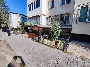 с сдаю: Сдаю на долгий срок цокольный этаж 150 кв.м., 11 микрорайон, возле ДК — 3