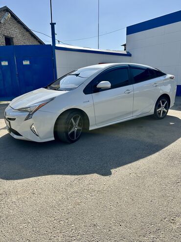 Toyota: Toyota Prius: 2016 г., 1.8 л, Вариатор, Гибрид, Седан — 2