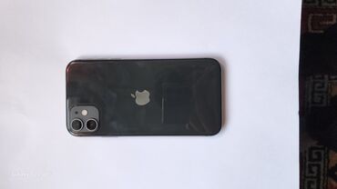 Apple iPhone: IPhone 11, Б/у, 128 ГБ, Черный, Защитное стекло, 79 %