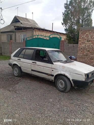 жалал абад автомобил: Volkswagen Golf: 1990 г., 1.3 л, Механика, Бензин, Хетчбек