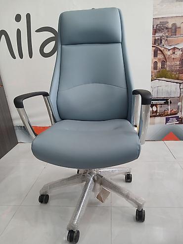 təzə mebellər: Ofis kreslosu – yüksək arxalı, erqonomik dizayn - Material: yumşaq — 1