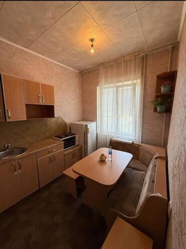 купить квартиру в токмоке: 2 бөлмө, 44 кв. м, Жеке план, 4 кабат, Косметикалык ремонт