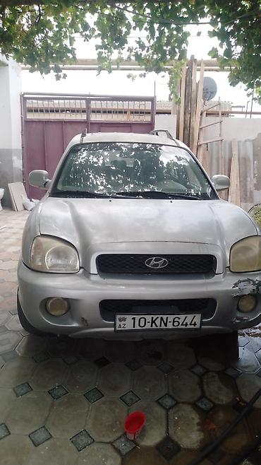 kia servis sumqayıt: Hyundai Santa Fe, gümüşü rəng, benzinlə işləyən krossover/SUV — 1
