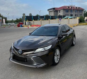 Toyota: Toyota Camry: 2019 г., 2.5 л, Вариатор, Гибрид, Седан