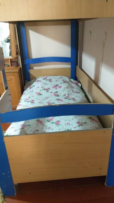спальная кровать бу: Двухъярусная кровать, Для девочки, Для мальчика, Б/у
