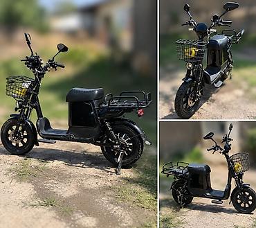 mini ev: Электроскутер городского типа с передней корзиной и задним грузовым — 4