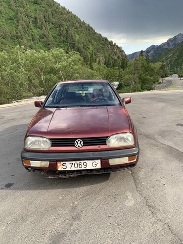 голфь 1: Volkswagen Golf: 1992 г., 1.8 л, Механика, Бензин, Седан