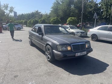 вампер мерседес 124: Mercedes-Benz W124: 1994 г., 2.2 л, Механика, Бензин, Седан