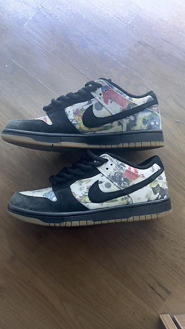 əba: Nike SB x Supreme Dunk Low “rammellzee” 43 EU Ölçü: 43 - Model: Nike — 1