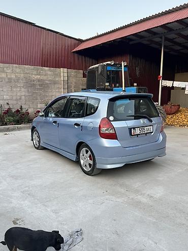 авто ру кыргызстан бишкек: Honda Fit: 2002 г., 1.4 л, Кол менен иштөөчү, Бензин, Хетчбек — 2
