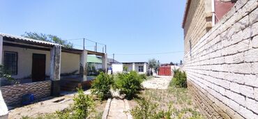tecili satilan bag evleri: 4 otaqlı, 100 kv. m, Orta təmir