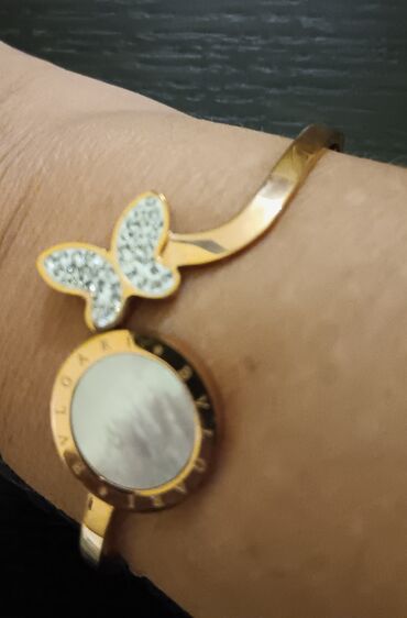 Jewellery: Γυναικειο βραχιόλι χειροπέδα με πεταλούδα και στρας,απο ατσάλι