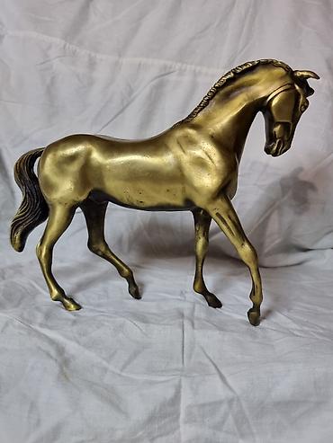 Статуэтки: Бронзовая «Лошадь» Статуэтка. СОСТОЯНИЕ ОТЛИЧНОЕ. ЦАРАПИН — 1