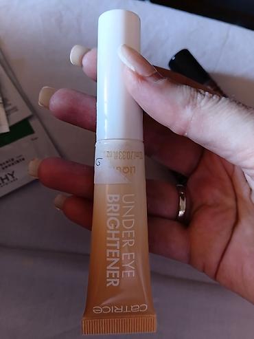 Šminka: Kozmetički set – miks šminke i skincare proizvoda Sadržaj: - Vichy — 11